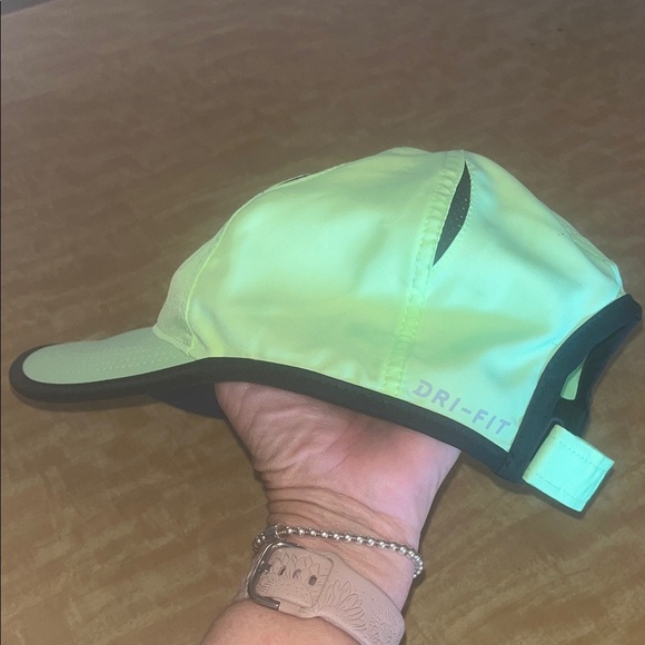 Nike Bright Neon Green Sports Cap - Picture 3 of 9